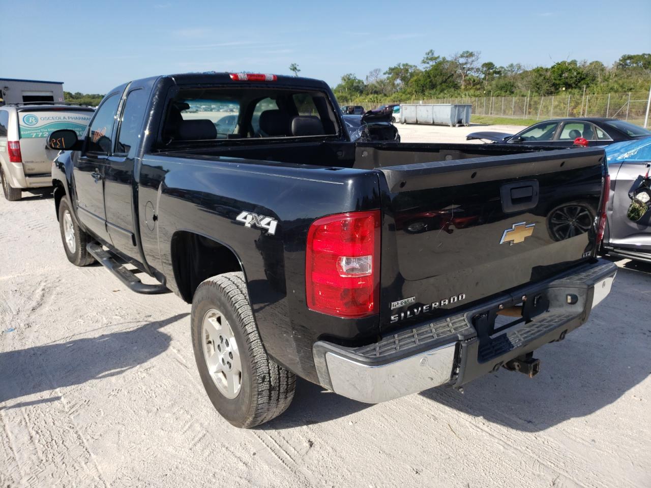 Photo 3 from auction – 2011 CHEVROLET SILVERADO with VIN 1GCRKTE30BZ132020