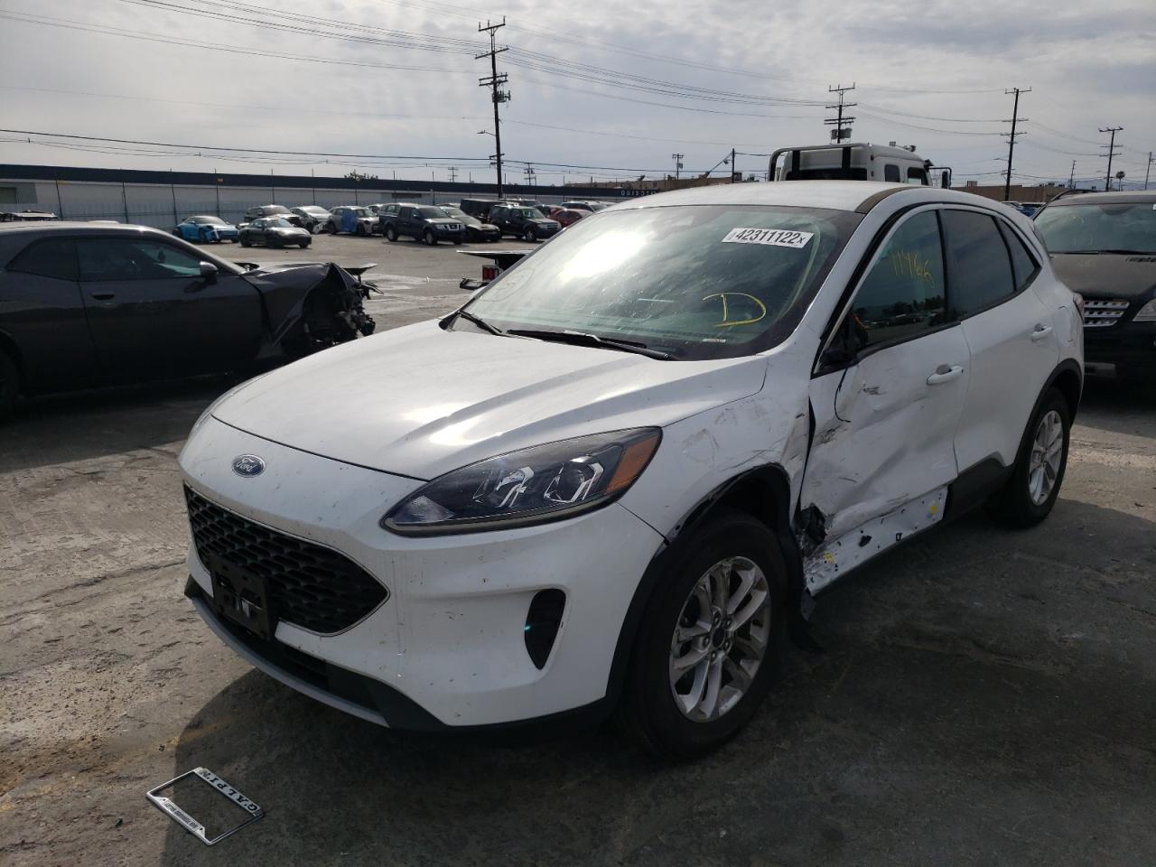 Photo 2 from auction – 2020 FORD ESCAPE SE with VIN 1FMCU0G60LUA57271