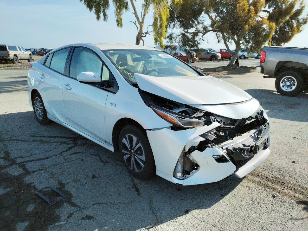 TOYOTA PRIUS PRIM 2017 with VIN JTDKARFP9H3066345 - Photo from auction