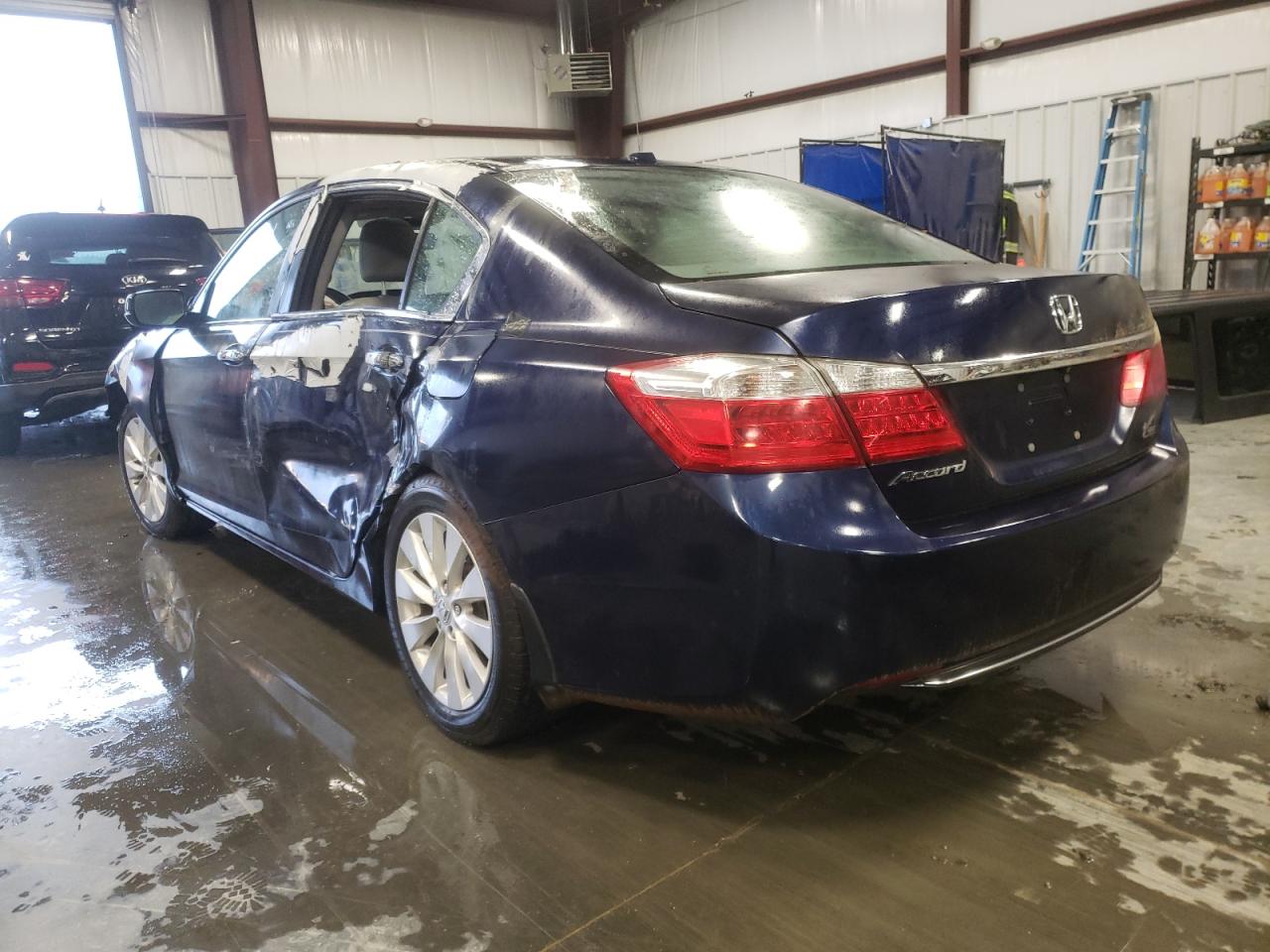 Photo 3 from auction – 2015 HONDA ACCORD EXL with VIN 1HGCR2F85FA173495