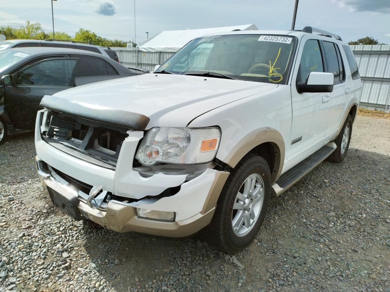 Photo 2 from auction – 2006 FORD EXPLORER E with VIN 1FMEU74836ZA21959