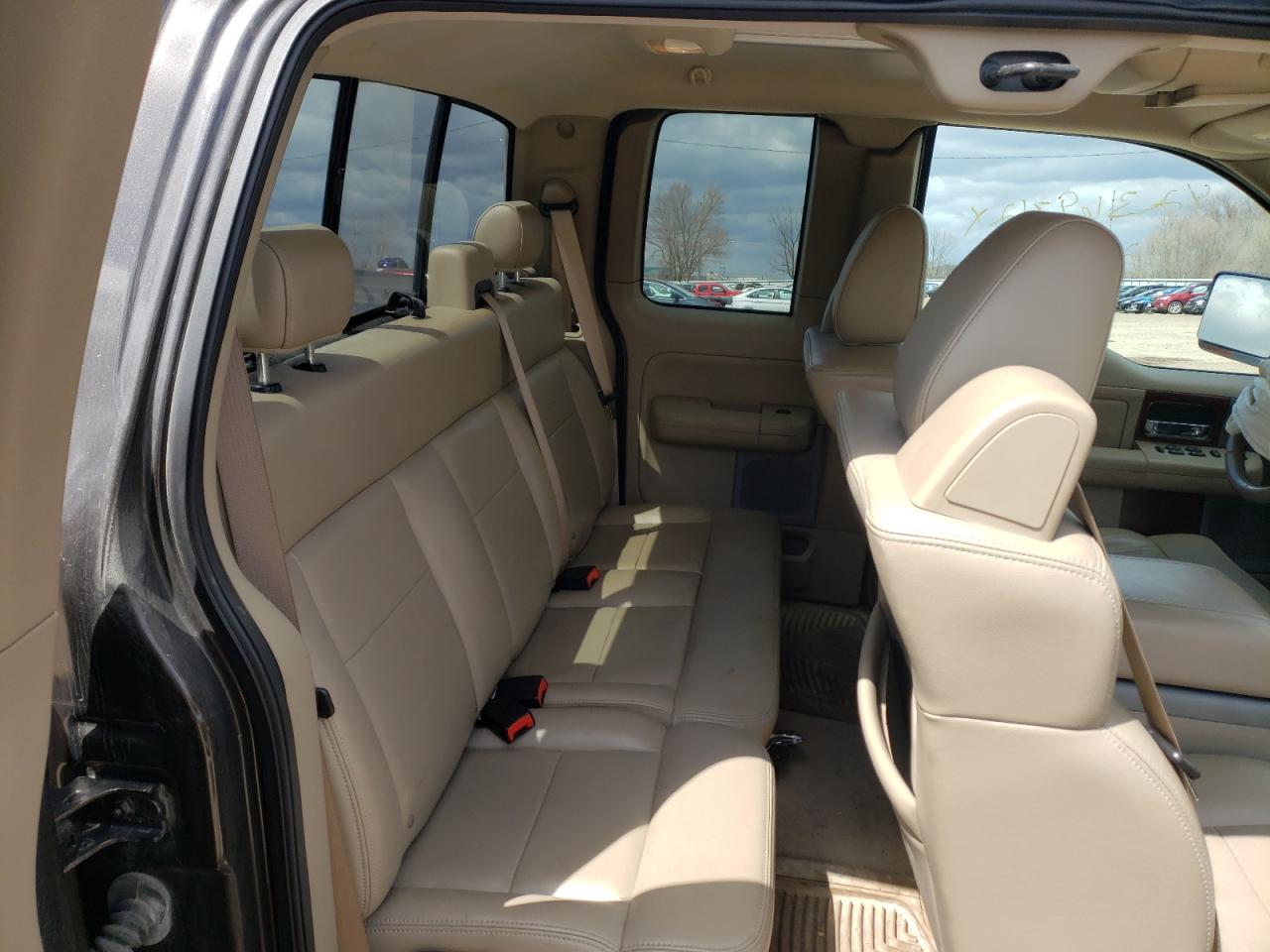 Photo 6 from auction – 2005 FORD F150 with VIN 1FTPX14585NB67951