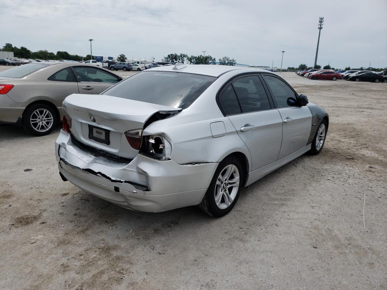 Photo 4 from auction – 2008 BMW 328 I with VIN WBAVA37558NL49964