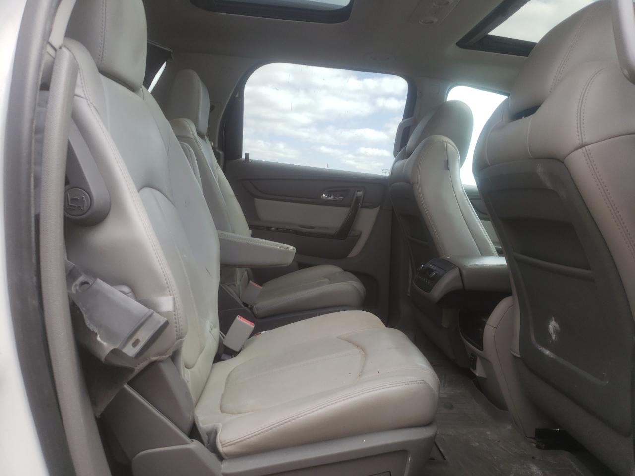 Photo 6 from auction – 2014 GMC ACADIA SLT with VIN 1GKKRRKD5EJ247782