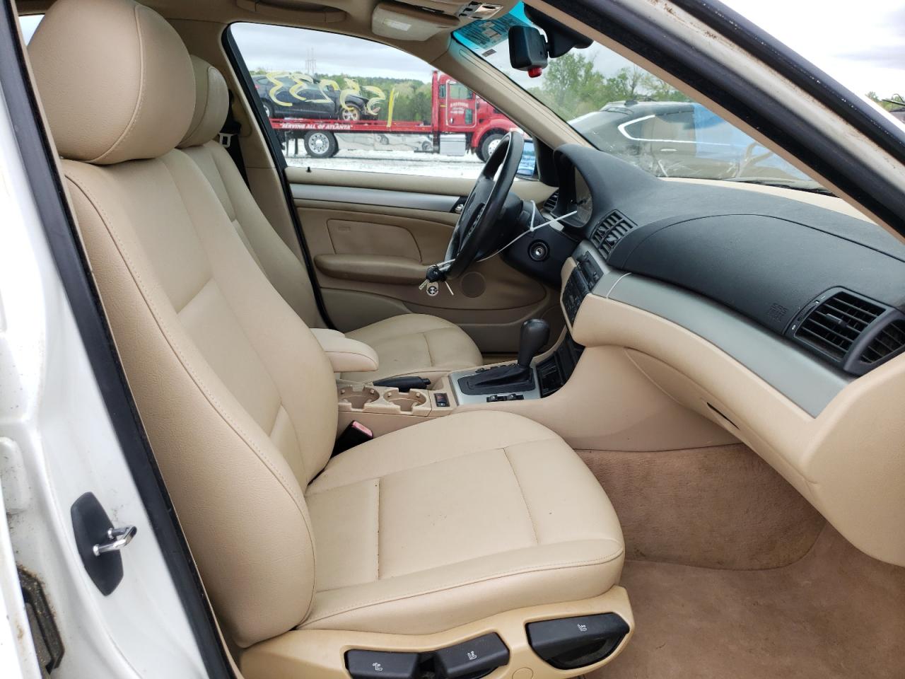 Photo 5 from auction – 2004 BMW 325 I with VIN WBAEV33494KW15810