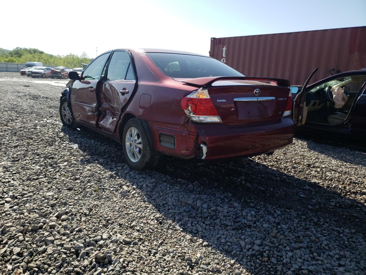 Photo 3 from auction – 2005 TOYOTA CAMRY LE with VIN 4T1BF32K15U108386