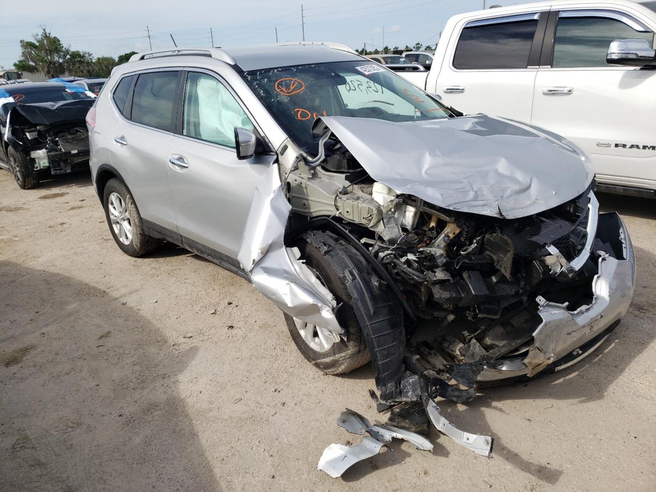 NISSAN ROGUE S 2015 with VIN 5N1AT2MLXFC755428 - Photo from auction