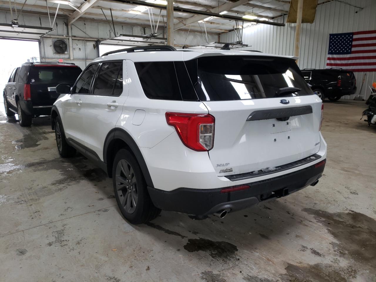 Photo 3 from auction – 2021 FORD EXPLORER X with VIN 1FMSK8DH2MGA29171