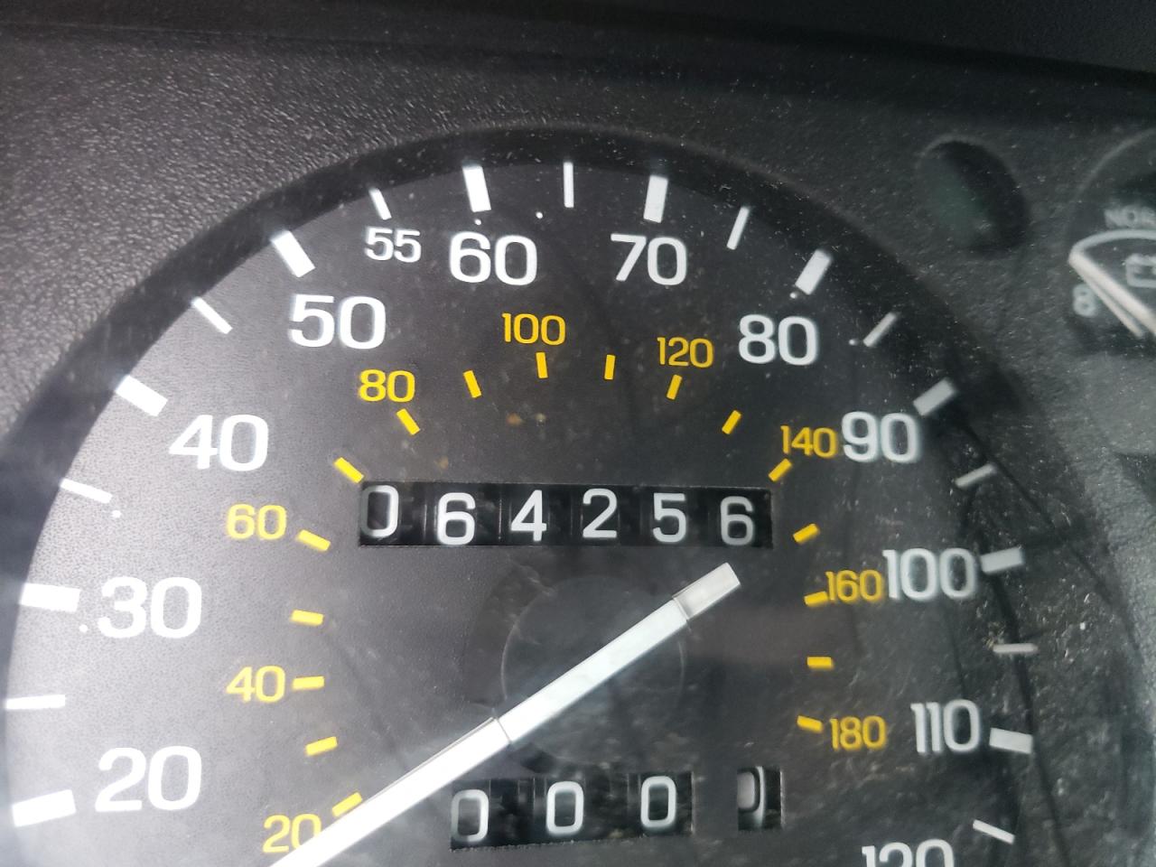 Photo 8 from auction – 1993 FORD THUNDERBIR with VIN 1FAPP6241PH114491