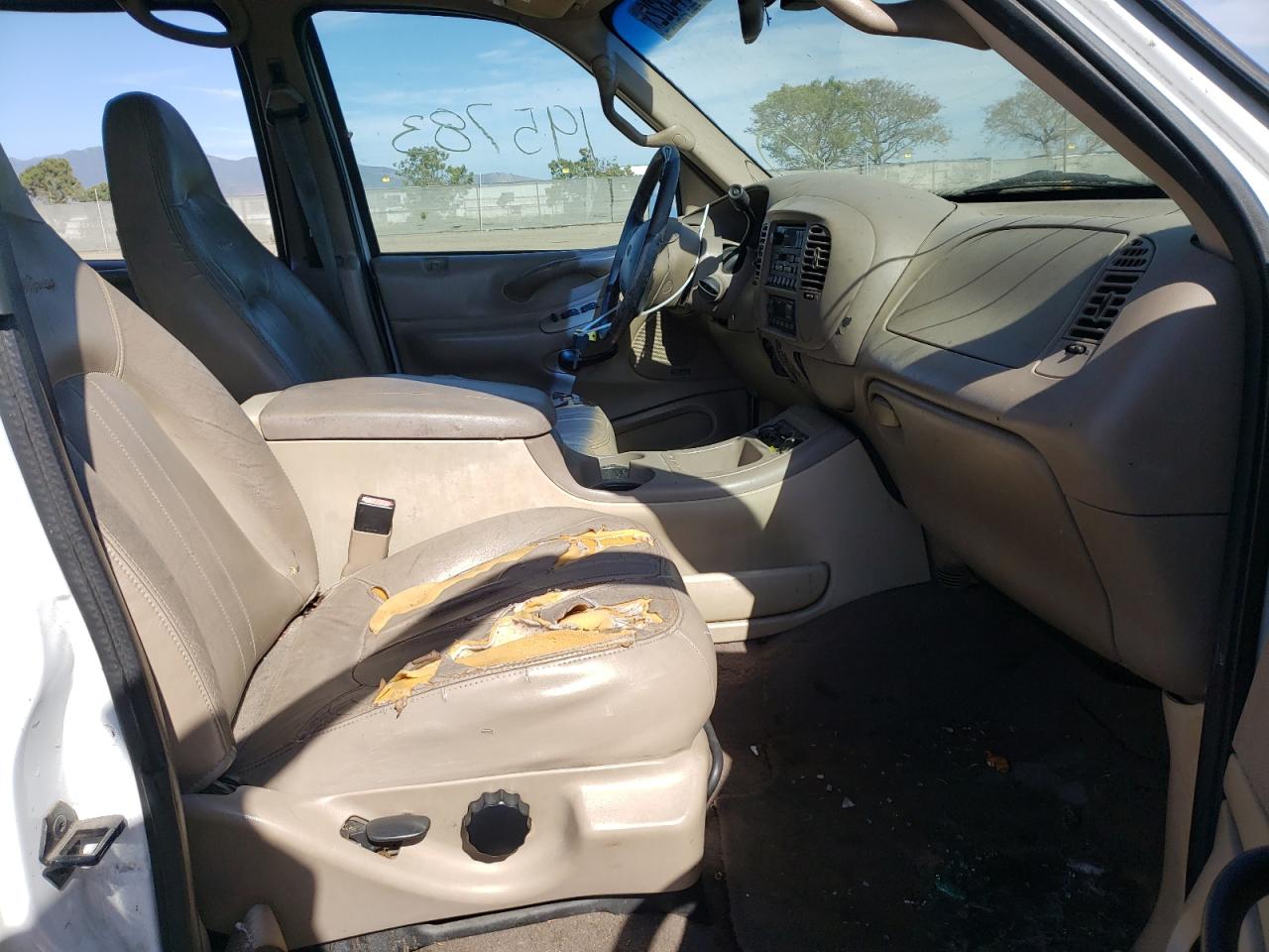 Photo 5 from auction – 2002 FORD EXPEDITION with VIN 1FMRU17L32LA70509