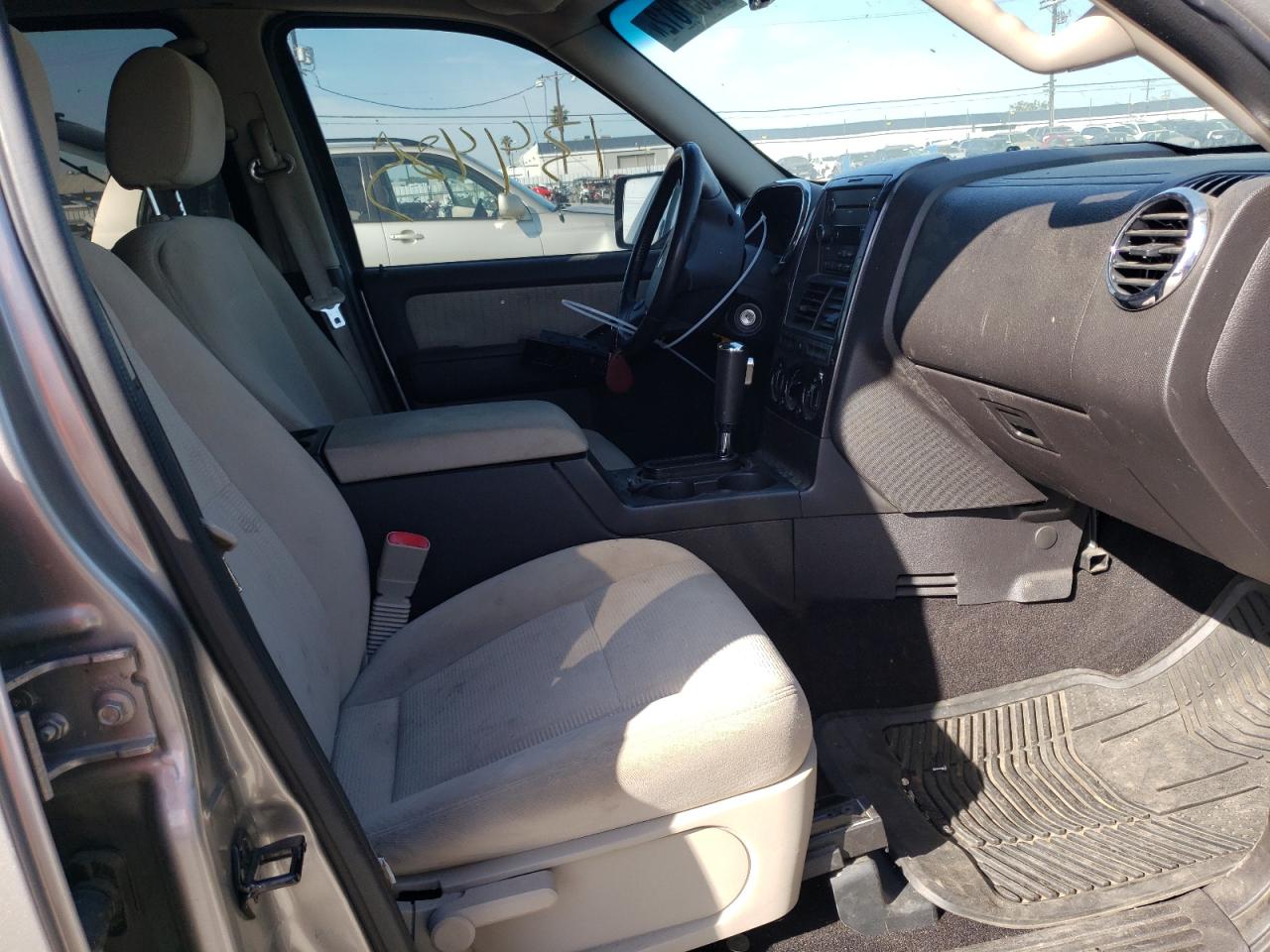 Photo 5 from auction – 2008 FORD EXPLORER X with VIN 1FMEU63E28UA68305