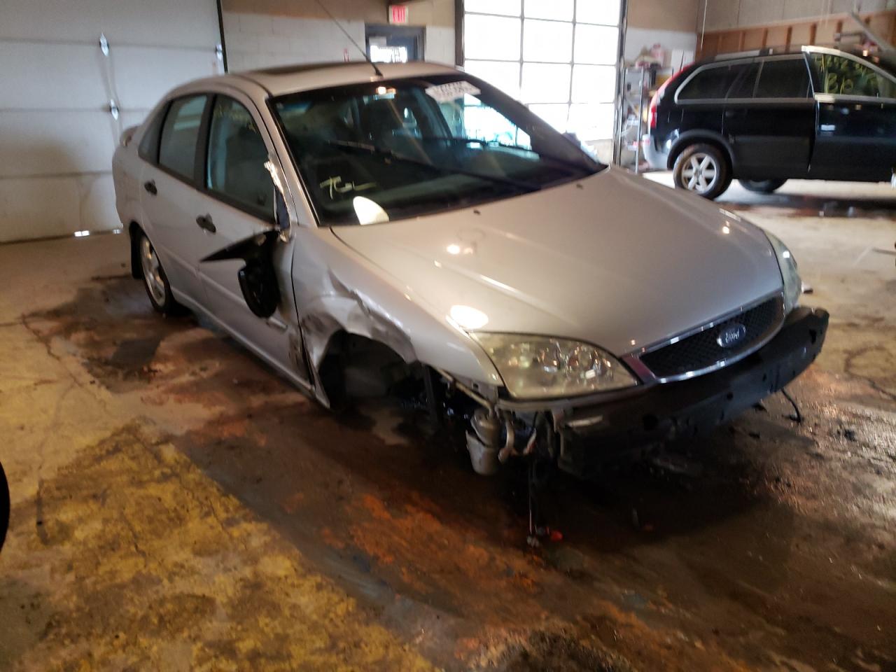 Photo 1 from auction – 2005 FORD FOCUS ZX4 with VIN 1FAFP34N45W103395