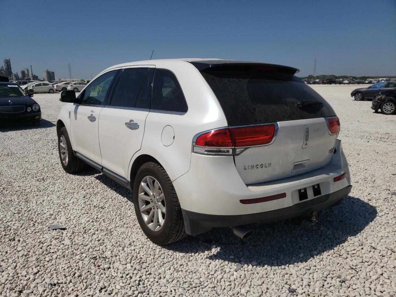 Photo 3 from auction – 2011 LINCOLN MKX with VIN 2LMDJ6JK2BBJ06923