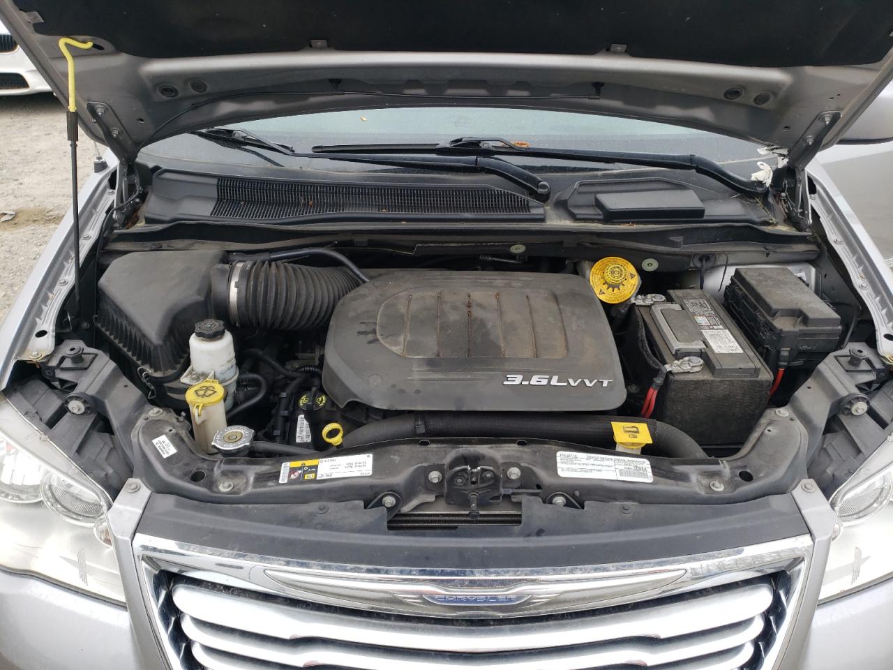 Photo 7 from auction – 2016 CHRYSLER TOWN & COU with VIN 2C4RC1BG1GR187439