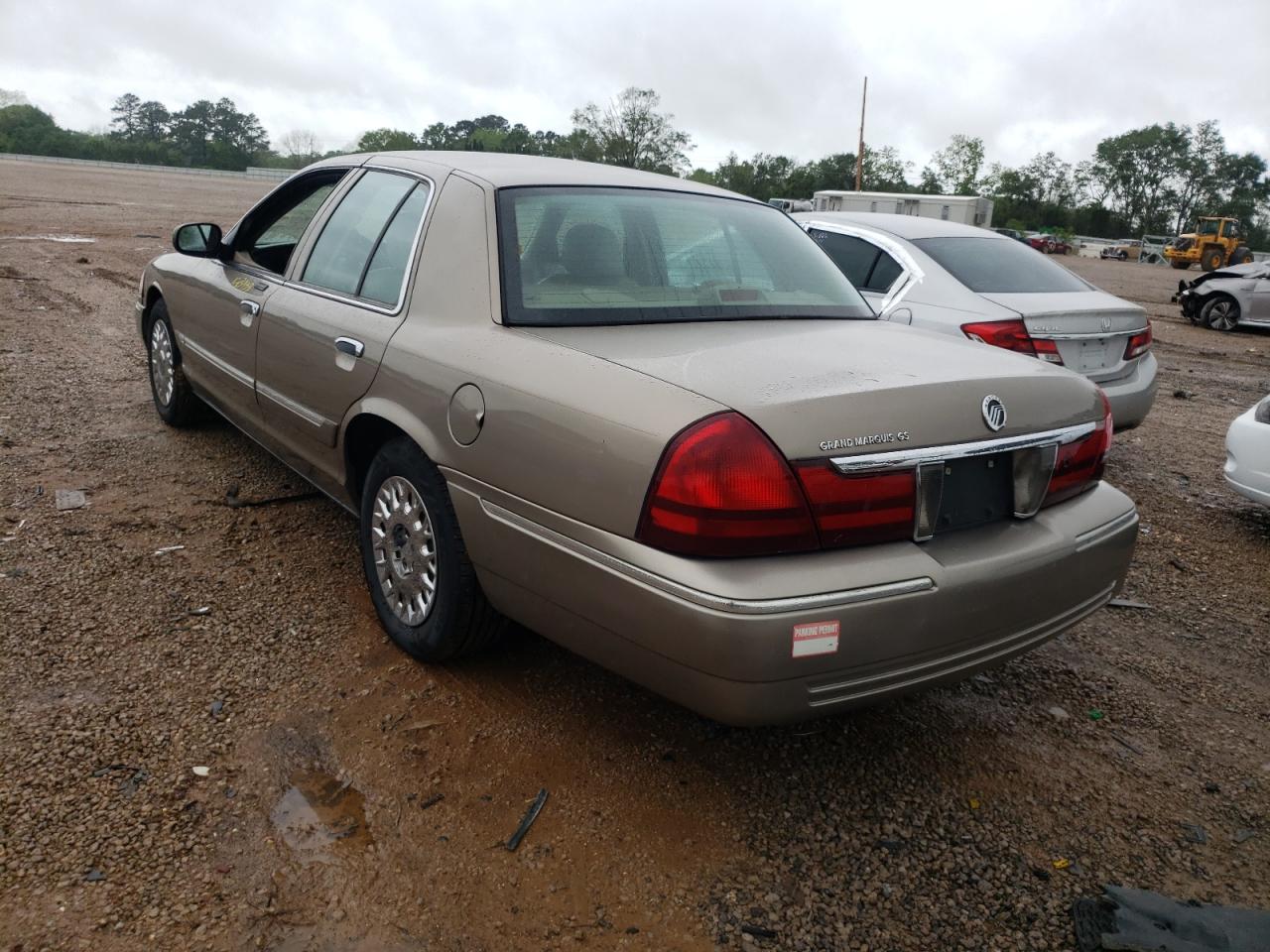 Photo 3 from auction – 2004 MERCURY GRAND MARQ with VIN 2MEFM74W84X626987