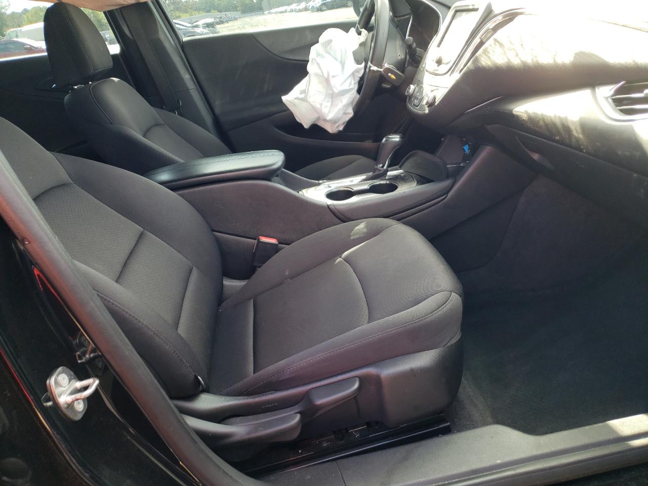 Photo 5 from auction – 2016 CHEVROLET MALIBU LT with VIN 1G1ZE5ST1GF291072