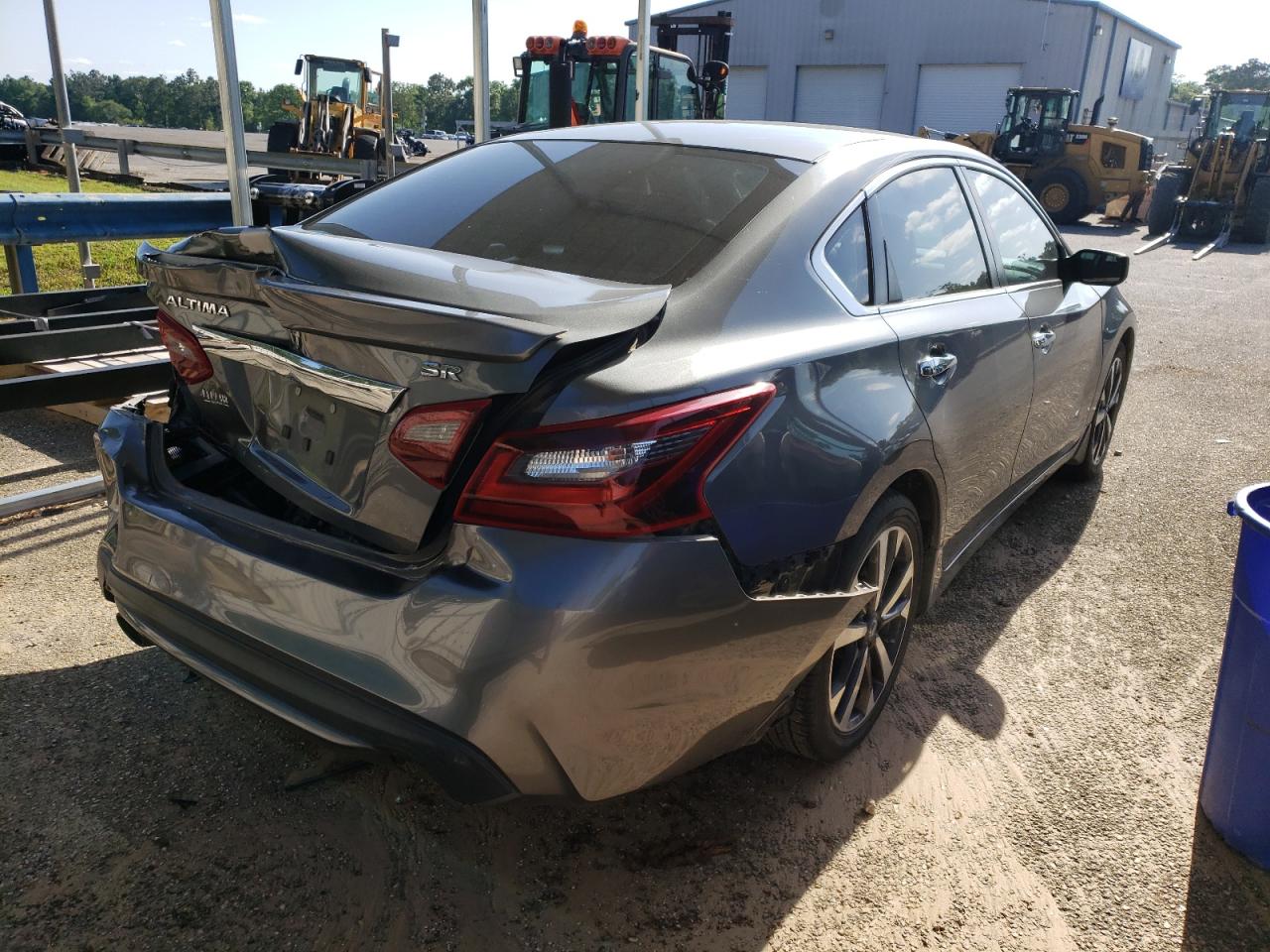 Photo 4 from auction – 2017 NISSAN ALTIMA 2.5 with VIN 1N4AL3AP1HN327018
