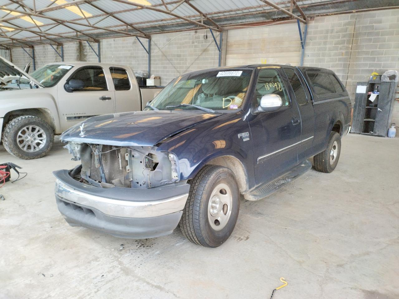 Photo 2 from auction – 2002 FORD F150 with VIN 1FTRX17WX2NA72283