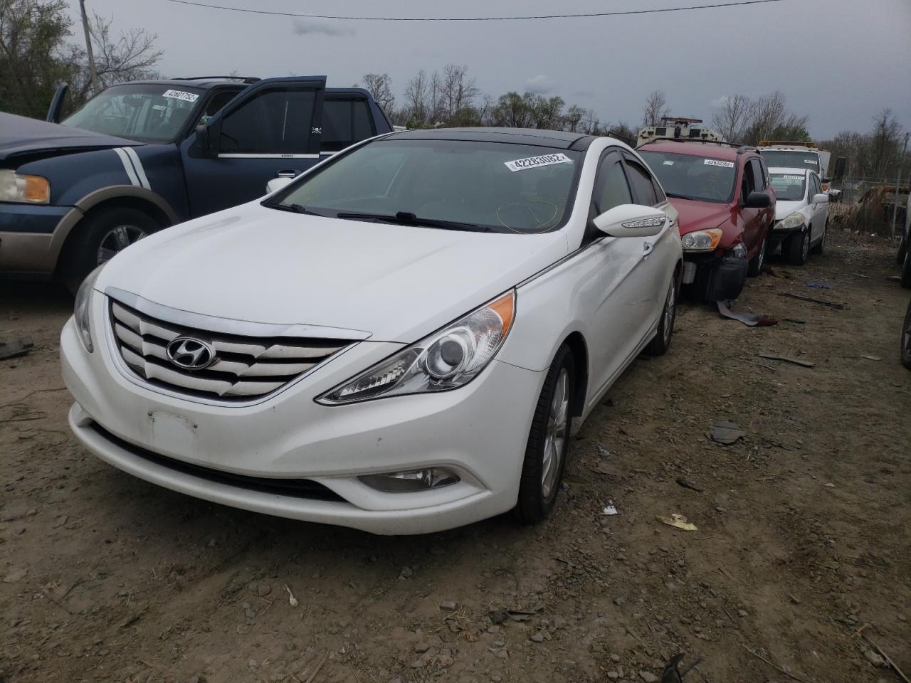 Photo 2 from auction – 2013 HYUNDAI SONATA SE with VIN 5NPEC4AC0DH631580