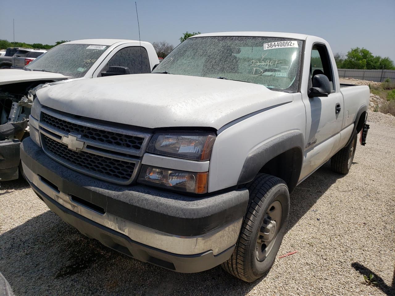 Photo 2 from auction – 2005 CHEVROLET SILVERADO with VIN 1GCHC24U85E308630