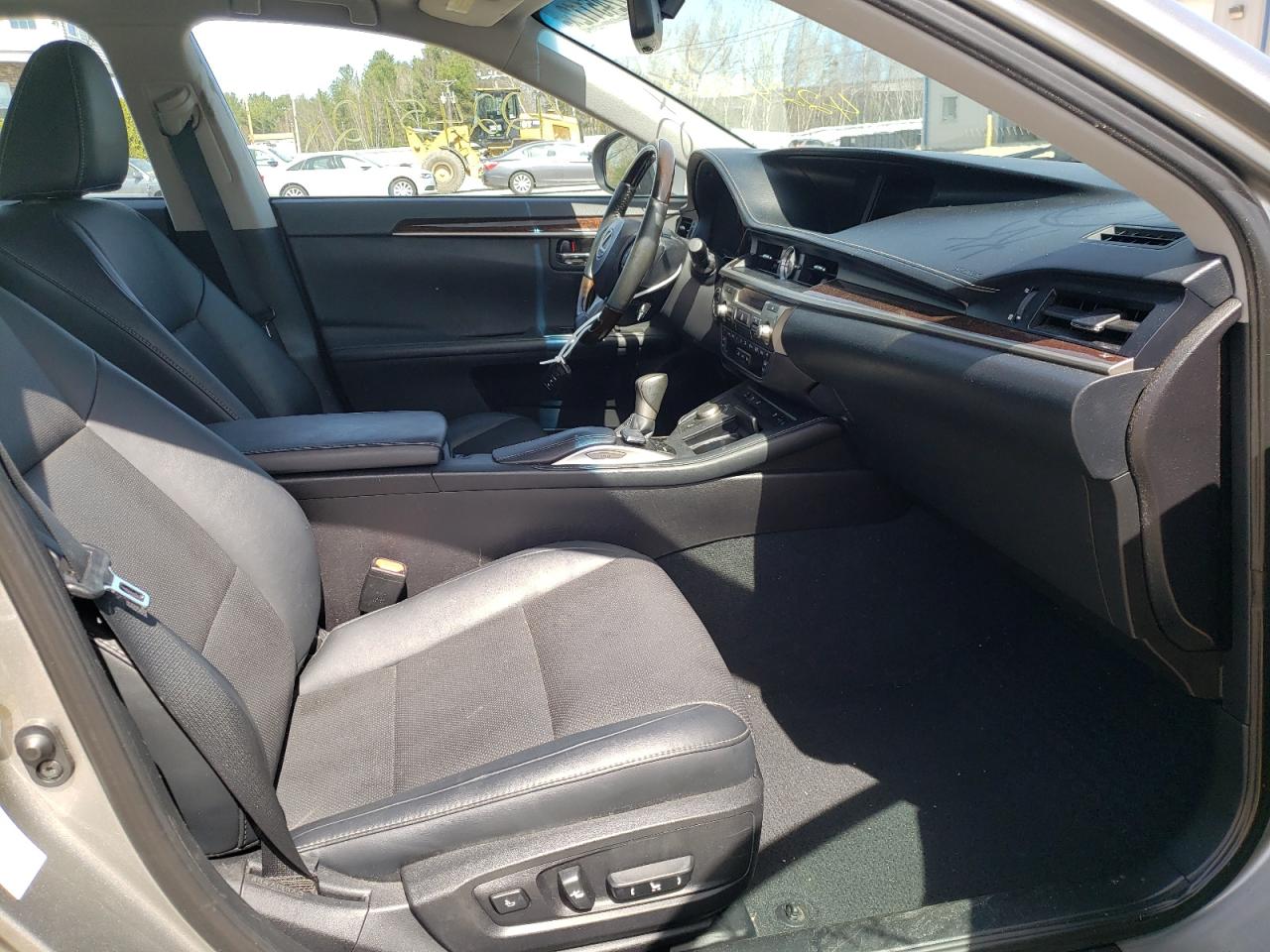 Photo 5 from auction – 2016 LEXUS ES 350 with VIN 58ABK1GG3GU018902