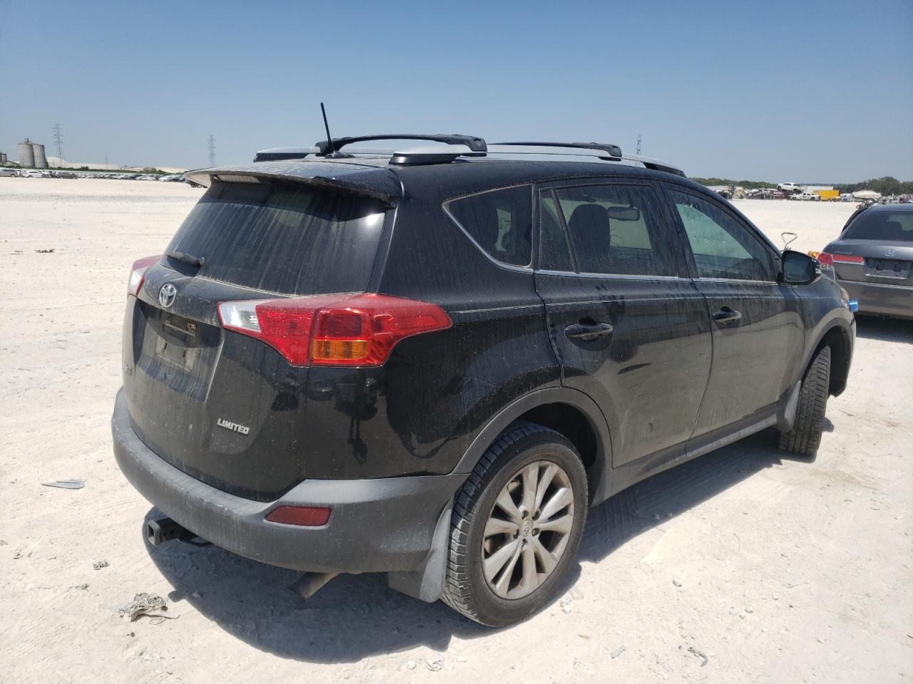 Photo 4 from auction – 2015 TOYOTA RAV4 LIMIT with VIN 2T3YFREV1FW146972