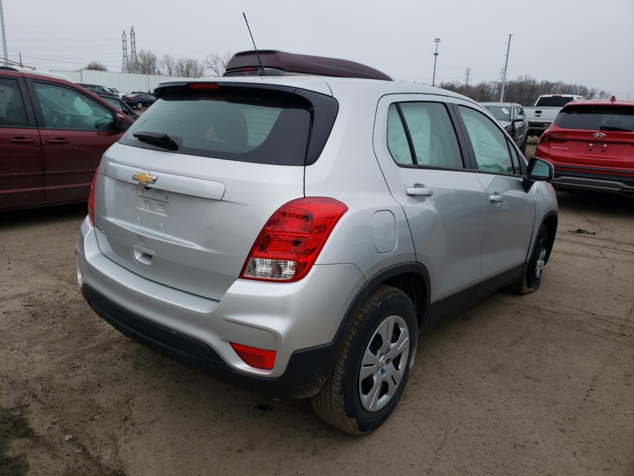 Photo 4 from auction – 2018 CHEVROLET TRAX LS with VIN KL7CJKSBXJB623150