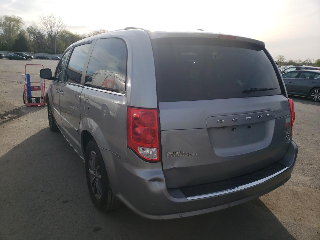صورة رقم 3 من المزاد - 2017 DODGE GRAND CARA مع VIN 2C4RDGCG1HR731048