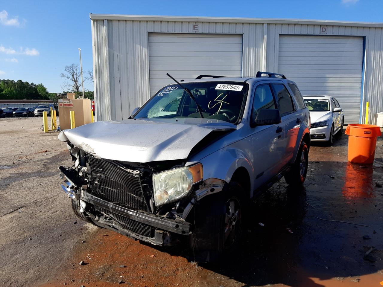 Photo 2 from auction – 2008 FORD ESCAPE XLT with VIN 1FMCU03Z98KB49109