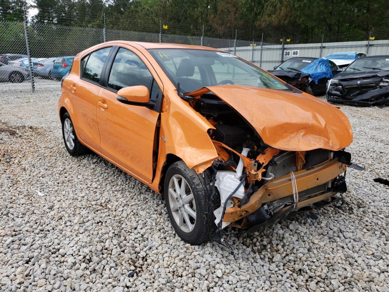 TOYOTA PRIUS C 2015 with VIN JTDKDTB30F1096964 - Photo from auction