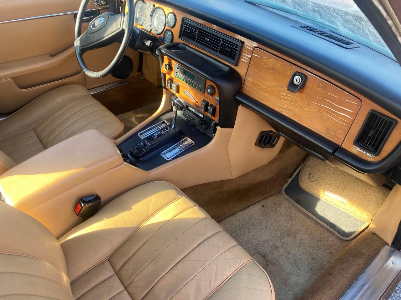 Photo 5 from auction – 1983 JAGUAR XJ6 with VIN SAJAV1349DC351375