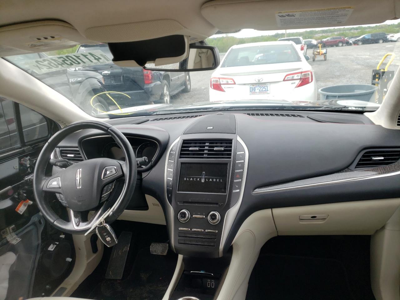 Photo 9 from auction – 2017 LINCOLN MKC BLACK with VIN 5LMCJ4C96HUL07598