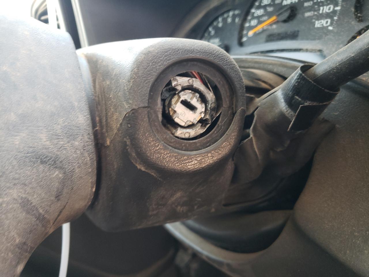 Photo 9 from auction – 2003 CHEVROLET SILVERADO with VIN 2GCEC19V231189924