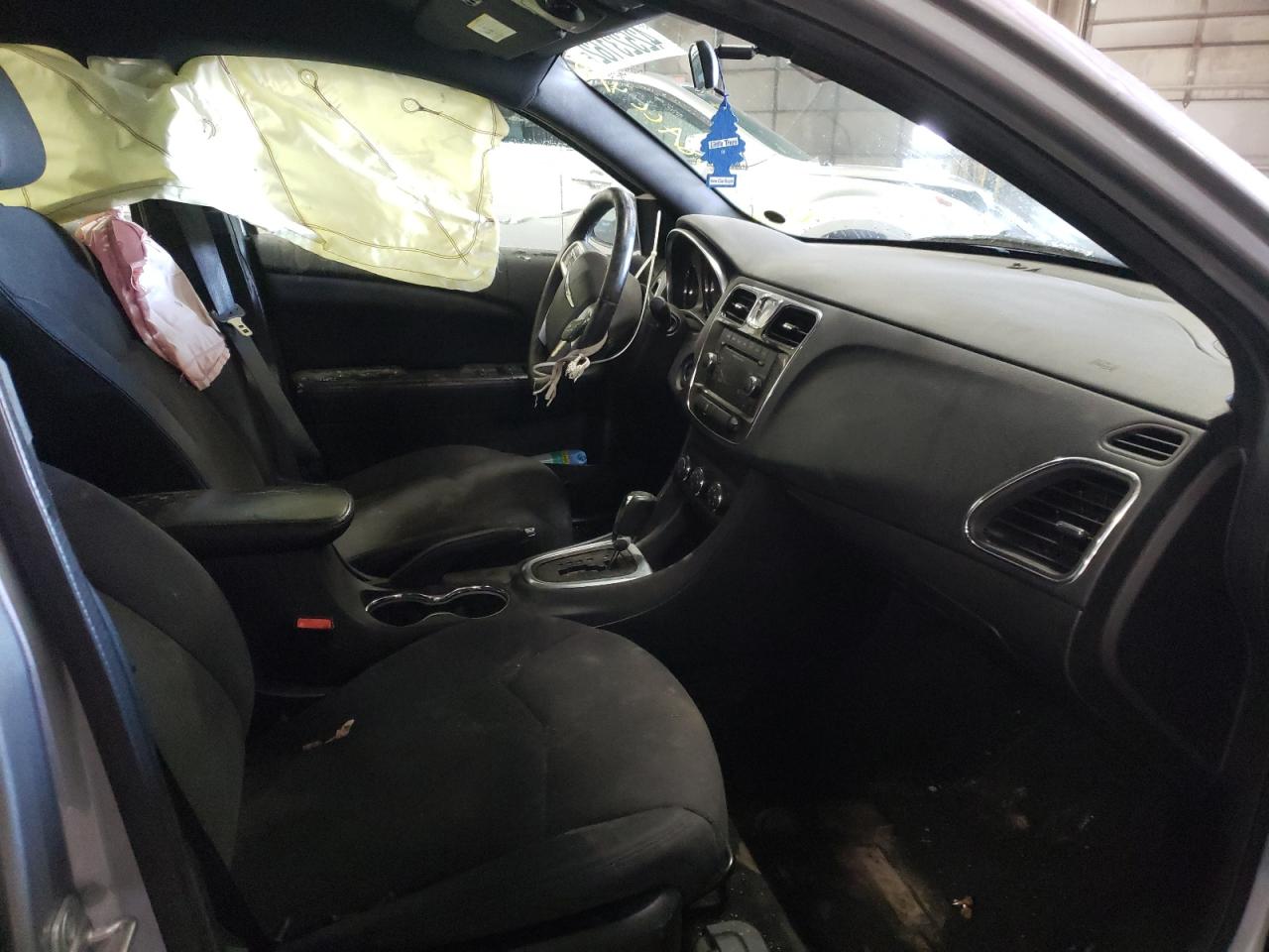 Photo 5 from auction – 2013 CHRYSLER 200 with VIN 1C3CCBBG0DN635338