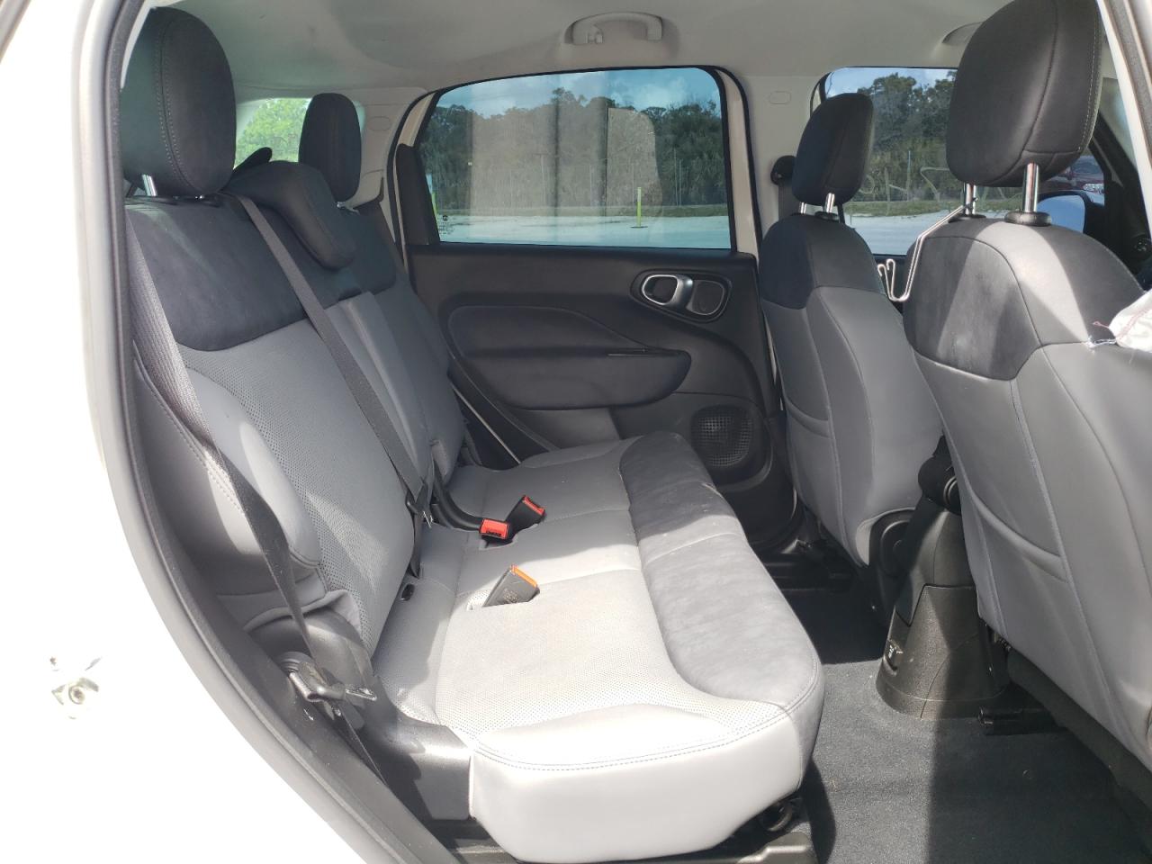 Photo 6 from auction – 2017 FIAT 500L LOUNG with VIN ZFBCFACH6HZ038622