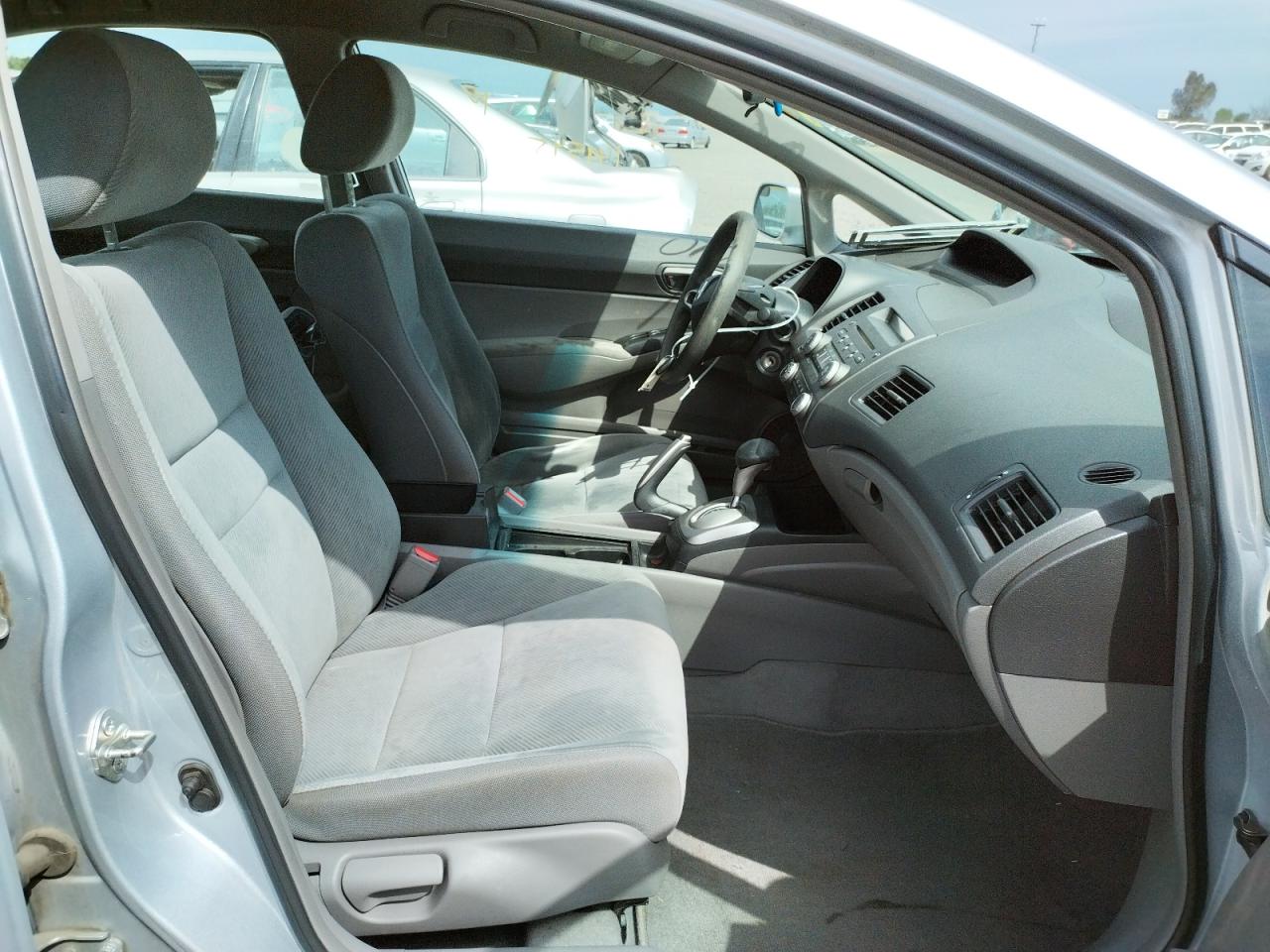 Photo 5 from auction – 2011 HONDA CIVIC LX with VIN 2HGFA1F57BH531695