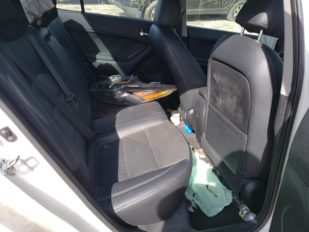Photo 16 from auction – 2016 KIA FORTE EX with VIN KNAFZ4A83G5491024
