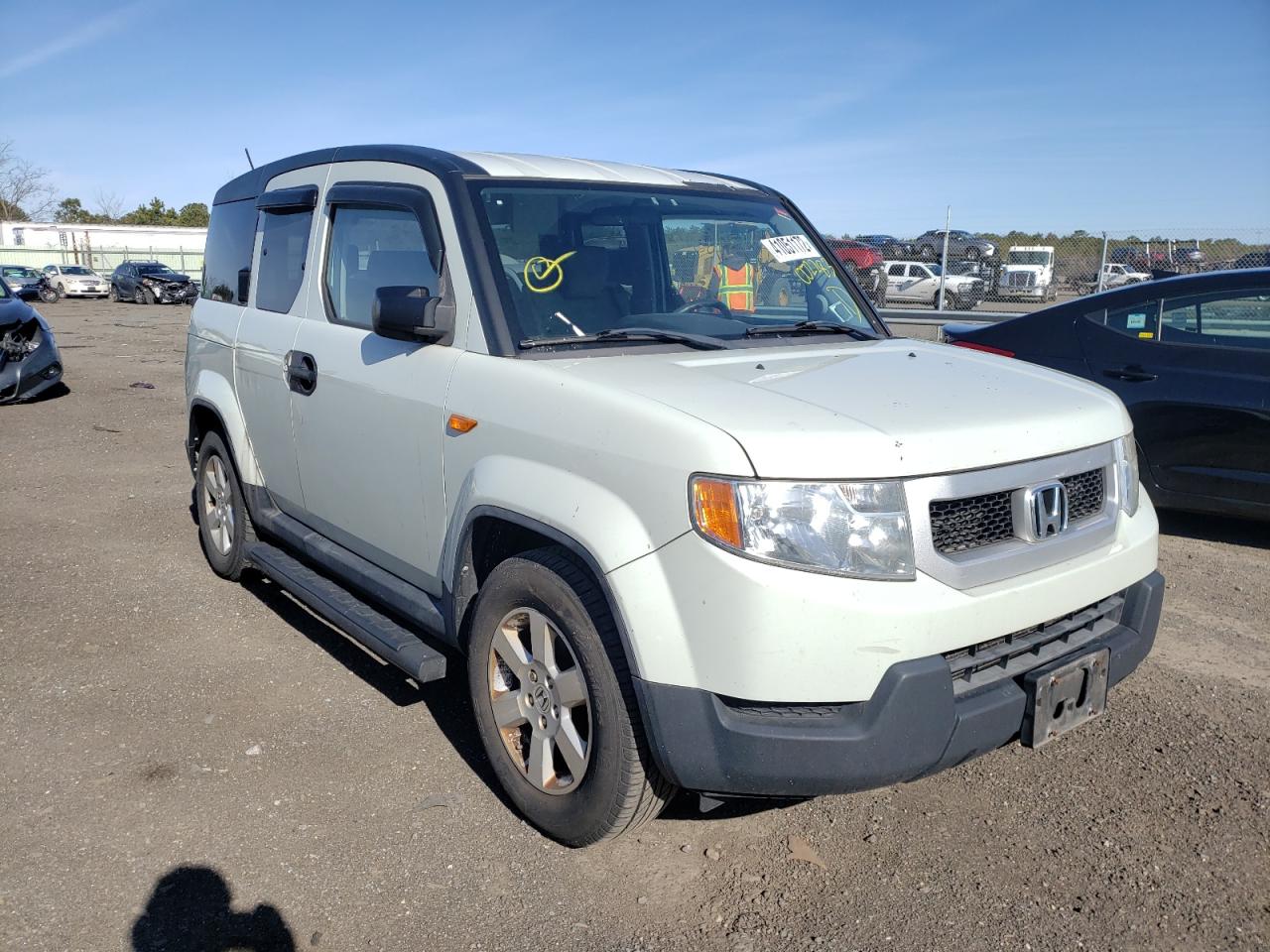 HONDA ELEMENT 2011 with VIN 5J6YH2H77BL002283 - Photo from auction