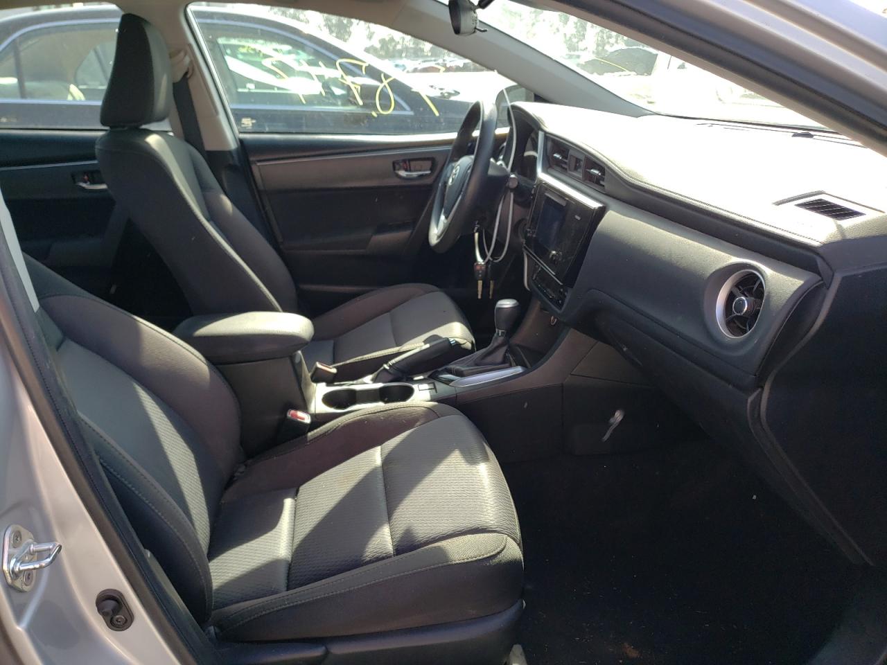 Photo 5 from auction – 2017 TOYOTA COROLLA LE with VIN 5YFBURHE9HP702305