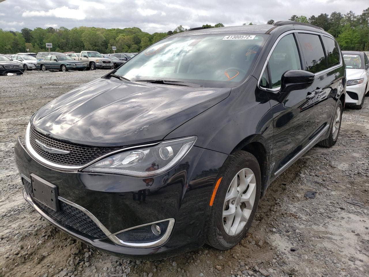 Photo 2 from auction – 2017 CHRYSLER PACIFICA T with VIN 2C4RC1BGXHR820795