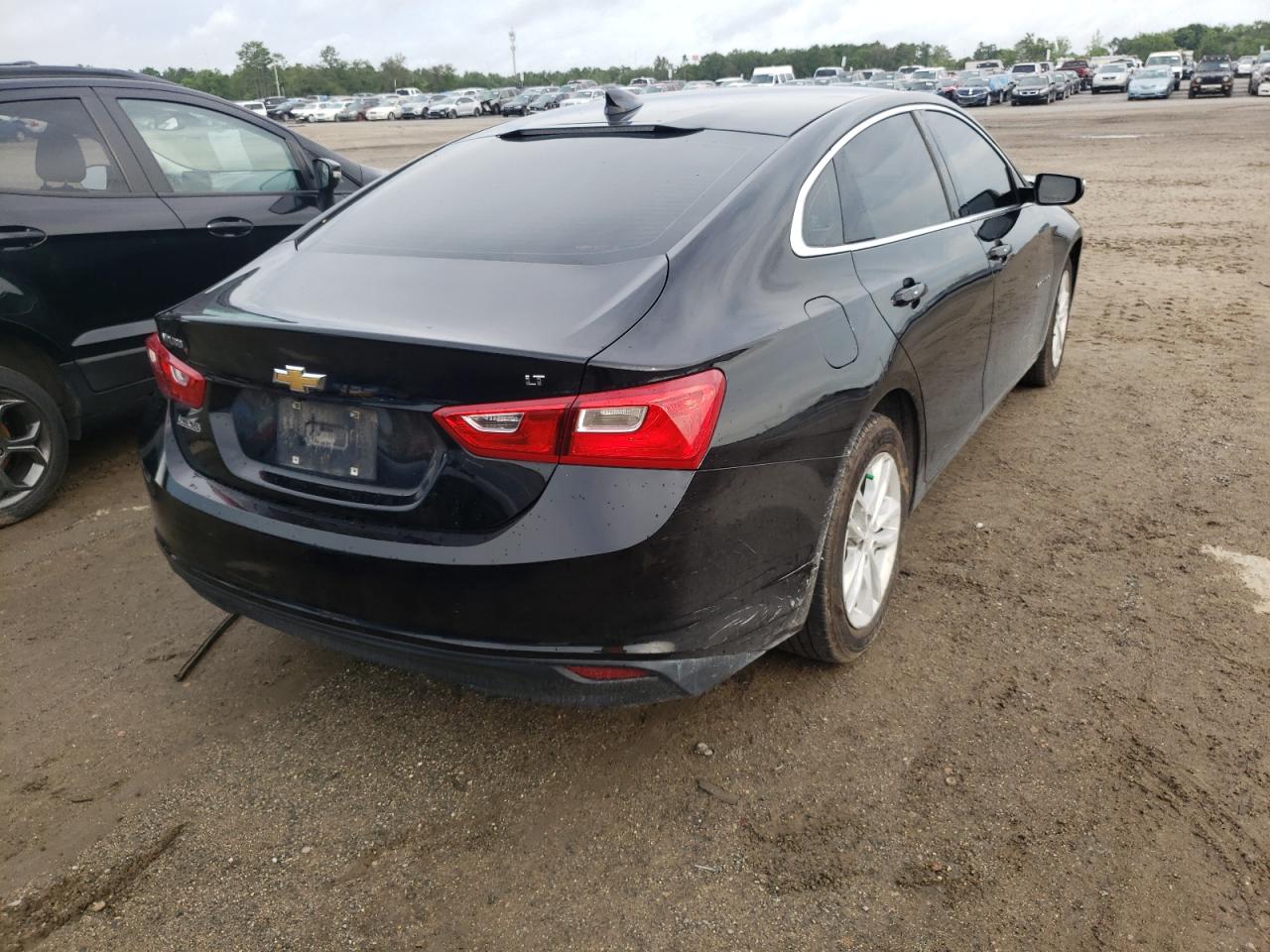 Photo 4 from auction – 2018 CHEVROLET MALIBU LT with VIN 1G1ZD5ST0JF236056
