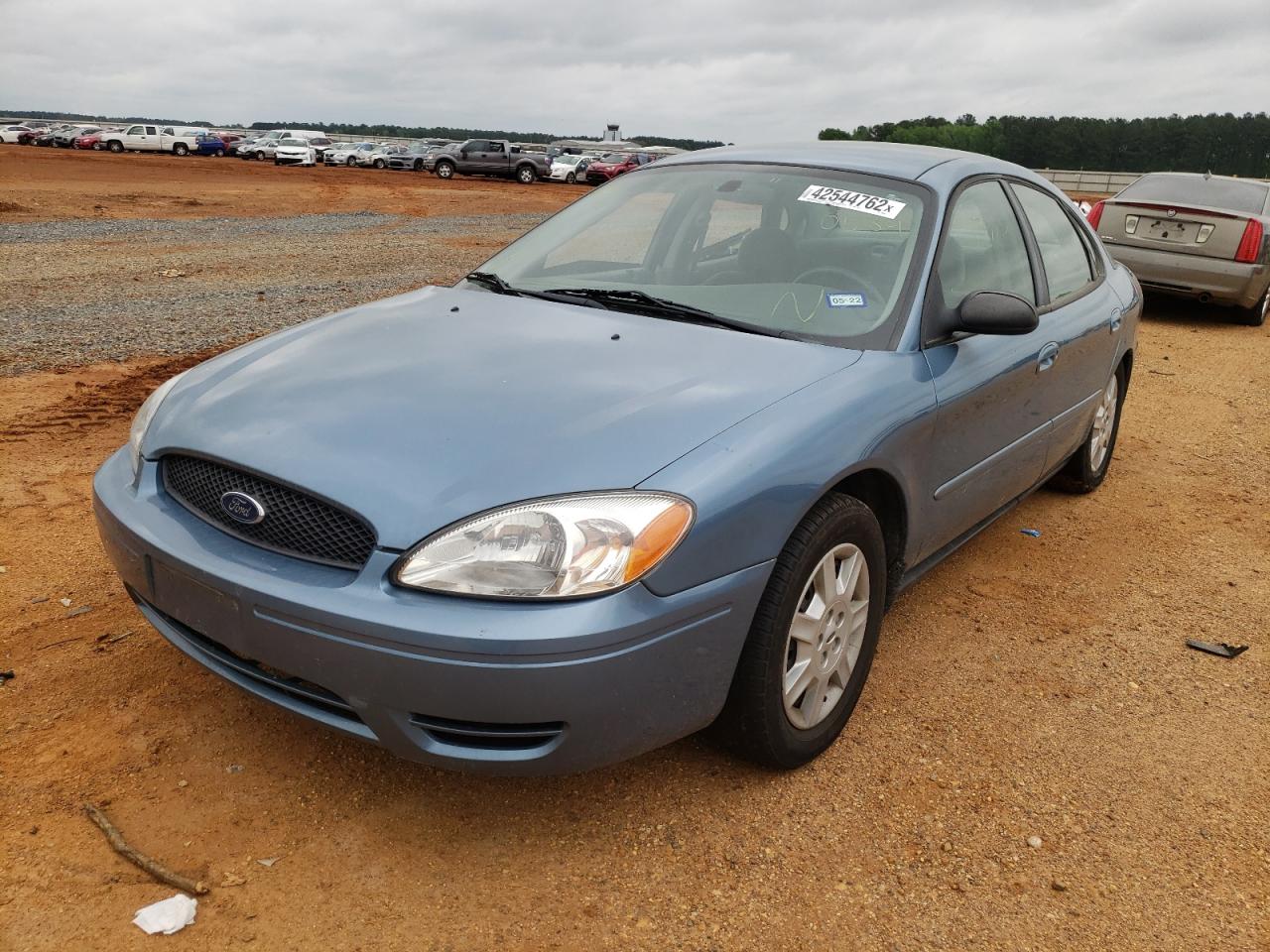 Photo 2 from auction – 2007 FORD TAURUS SE with VIN 1FAFP53U67A190589
