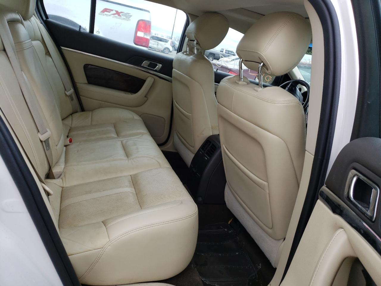 Photo 6 from auction – 2013 LINCOLN MKS with VIN 1LNHL9DK3DG602653