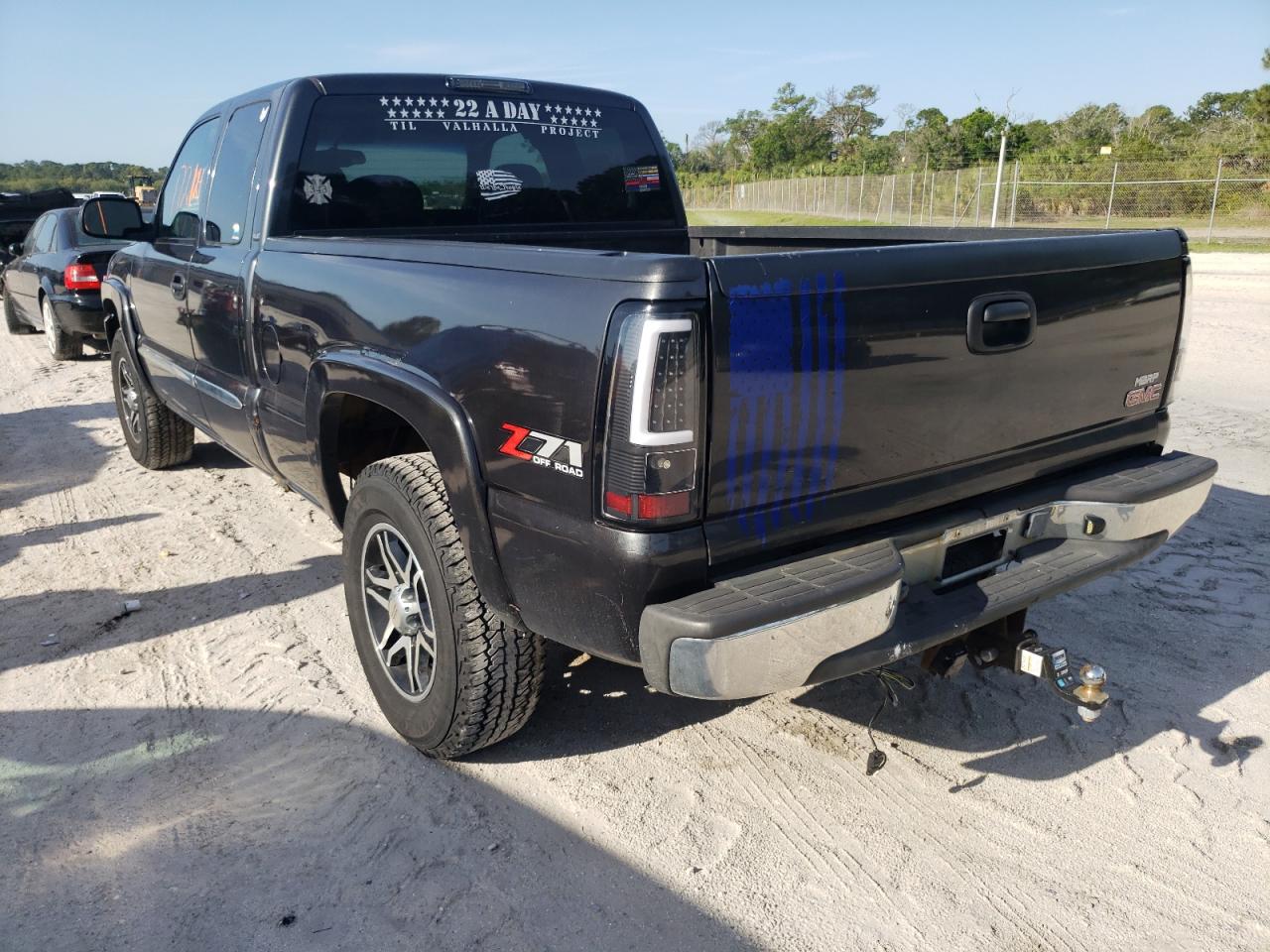 Photo 3 from auction – 2005 GMC NEW SIERRA with VIN 2GTEK19B951163445