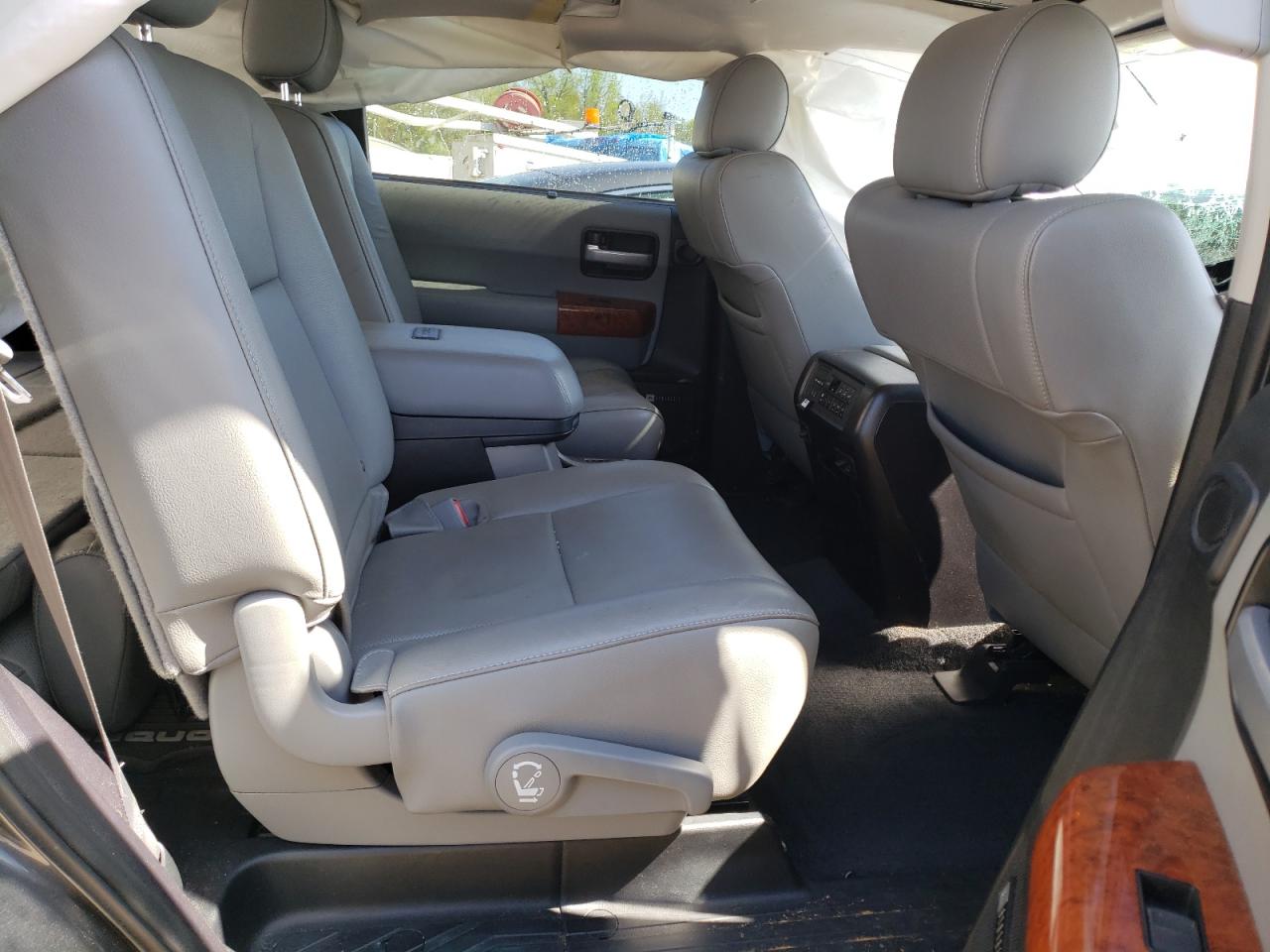 Photo 6 from auction – 2018 TOYOTA SEQUOIA PL with VIN 5TDDY5G14JS163710