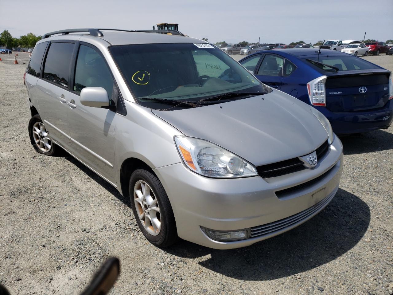 TOYOTA SIENNA 2004 with VIN 5TDBA22C84S019875 - Photo from auction