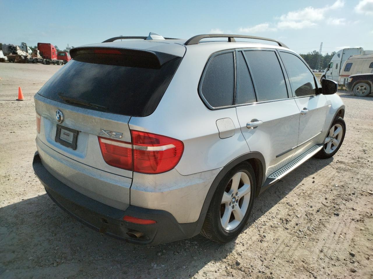 Photo 4 from auction – 2007 BMW X5 3.0I with VIN 5UXFE43577L014026