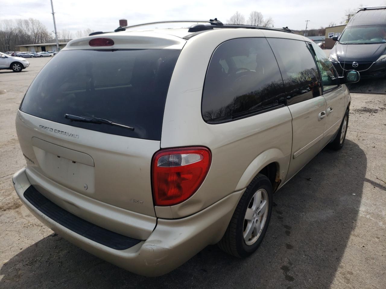 Photo 4 from auction – 2005 DODGE GRAND CARA with VIN 2D4GP44LX5R394905