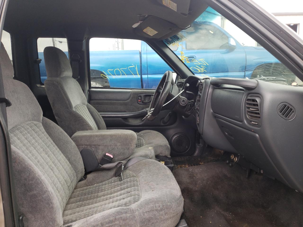 Photo 5 from auction – 2002 CHEVROLET S 10 with VIN 1GCCS195828252448