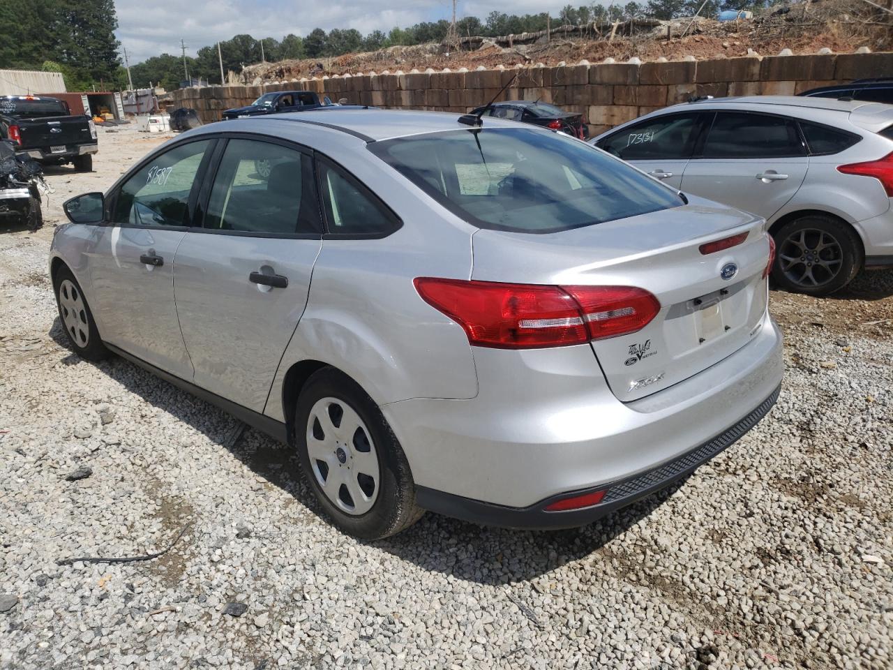 Photo 3 from auction – 2015 FORD FOCUS S with VIN 1FADP3E24FL311078